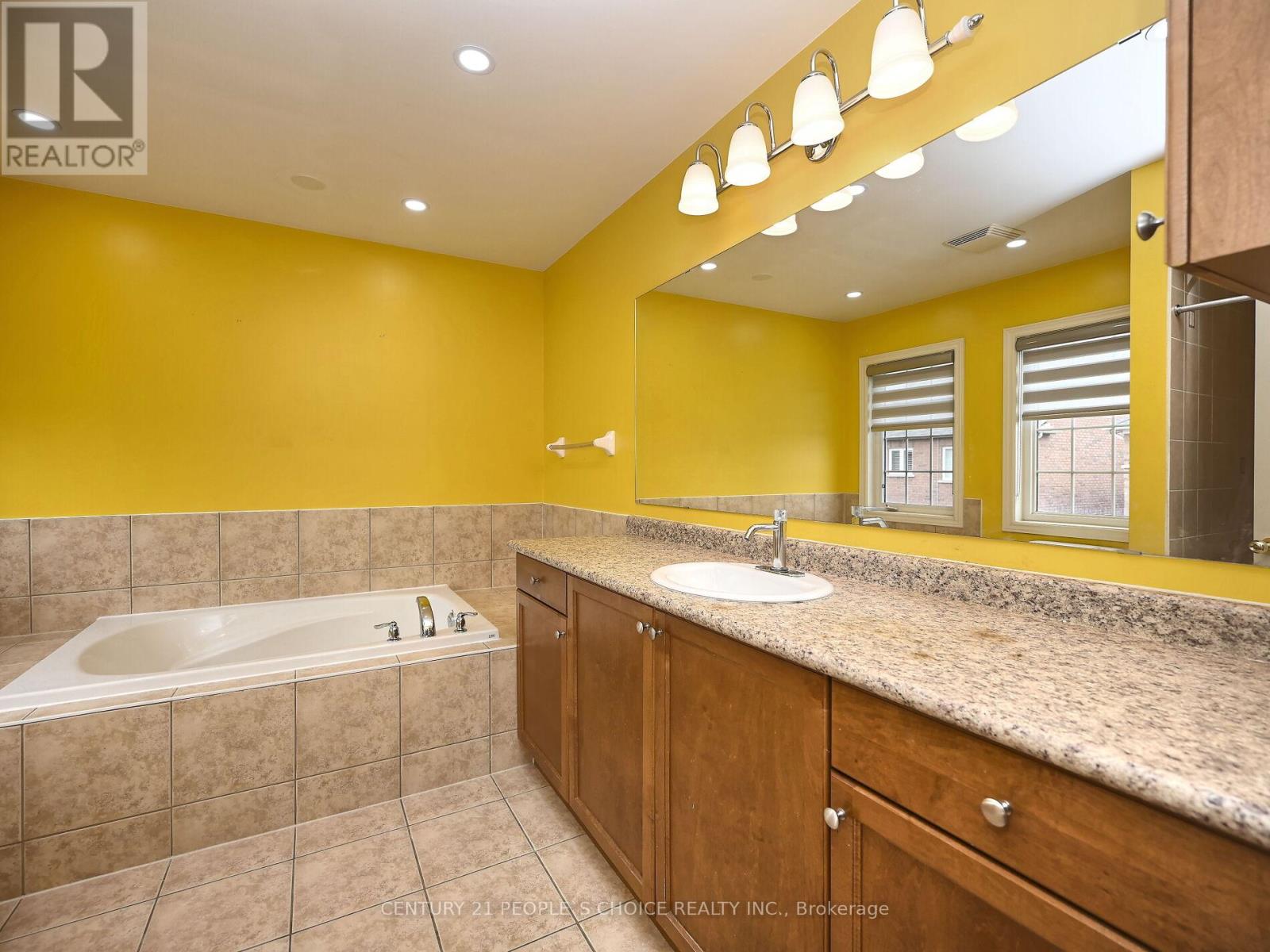 502 Van Kirk Drive, Brampton, Ontario  L7A 0L6 - Photo 23 - W12480193