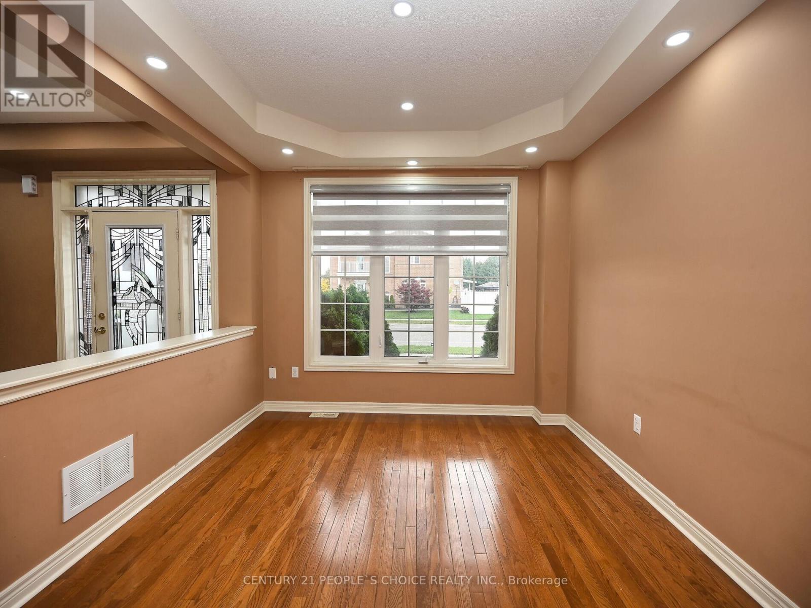 502 Van Kirk Drive, Brampton, Ontario  L7A 0L6 - Photo 8 - W12480193