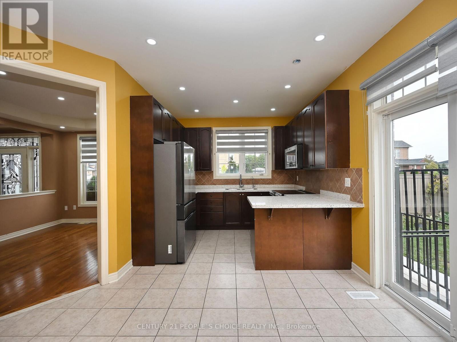 502 Van Kirk Drive, Brampton, Ontario  L7A 0L6 - Photo 9 - W12480193
