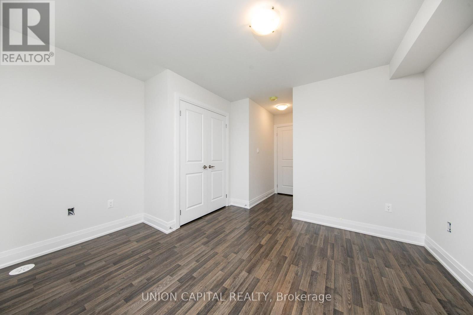59 Creekbank Road, Toronto, Ontario  M6L 0A4 - Photo 7 - W12480226
