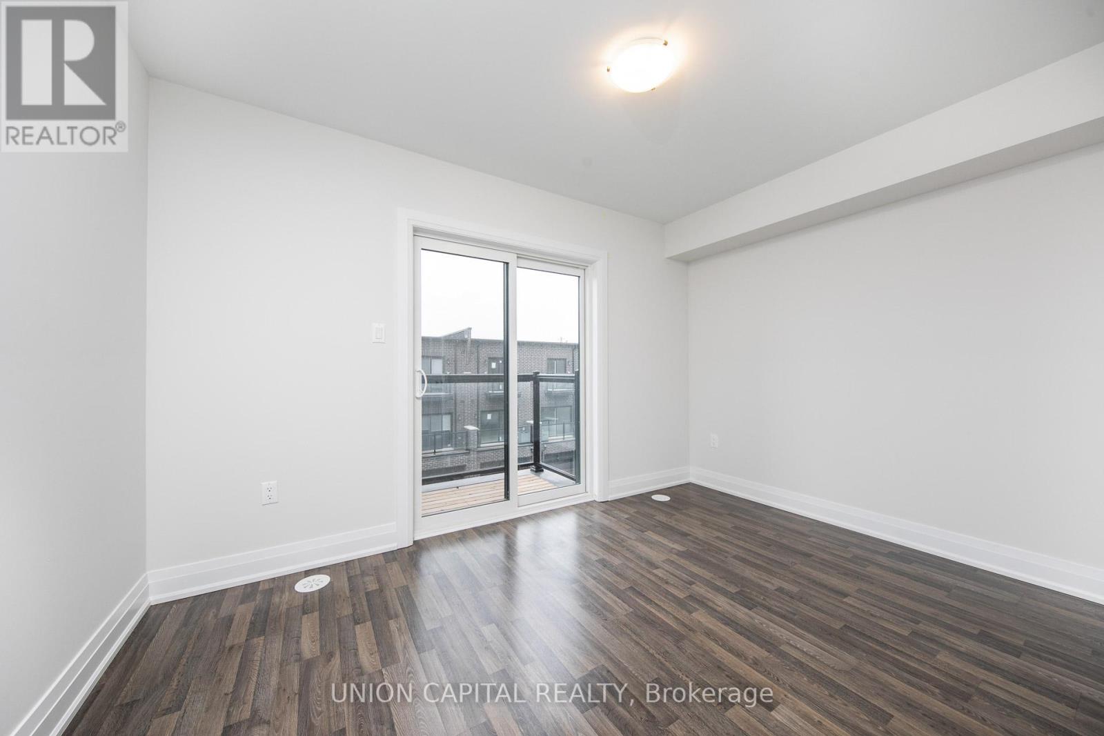 59 Creekbank Road, Toronto, Ontario  M6L 0A4 - Photo 9 - W12480226