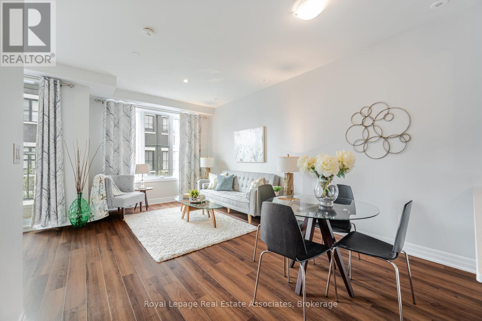 728 - 665 Cricklewood Drive, Mississauga, Ontario  L5G 0B9 - Photo 10 - W12480239