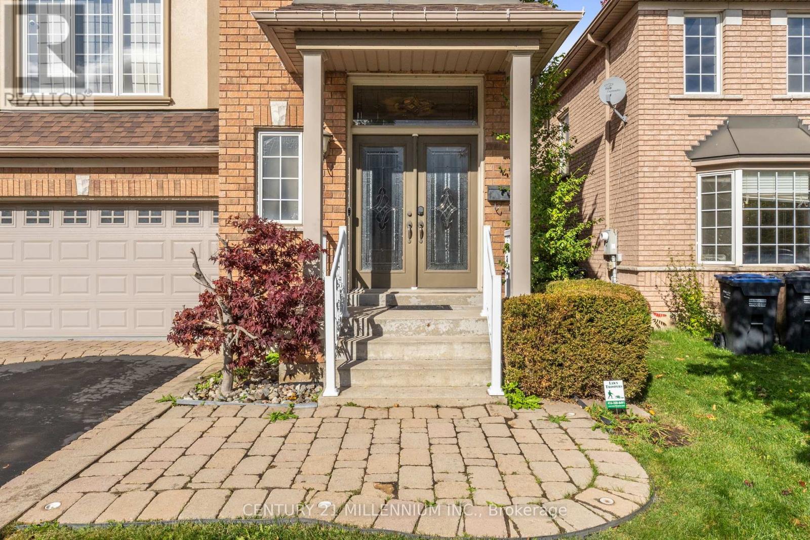 23 Upper Highlands Drive, Brampton, Ontario  L6Z 4W1 - Photo 3 - W12480240
