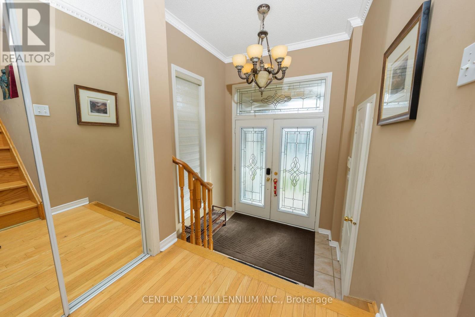 23 Upper Highlands Drive, Brampton, Ontario  L6Z 4W1 - Photo 6 - W12480240
