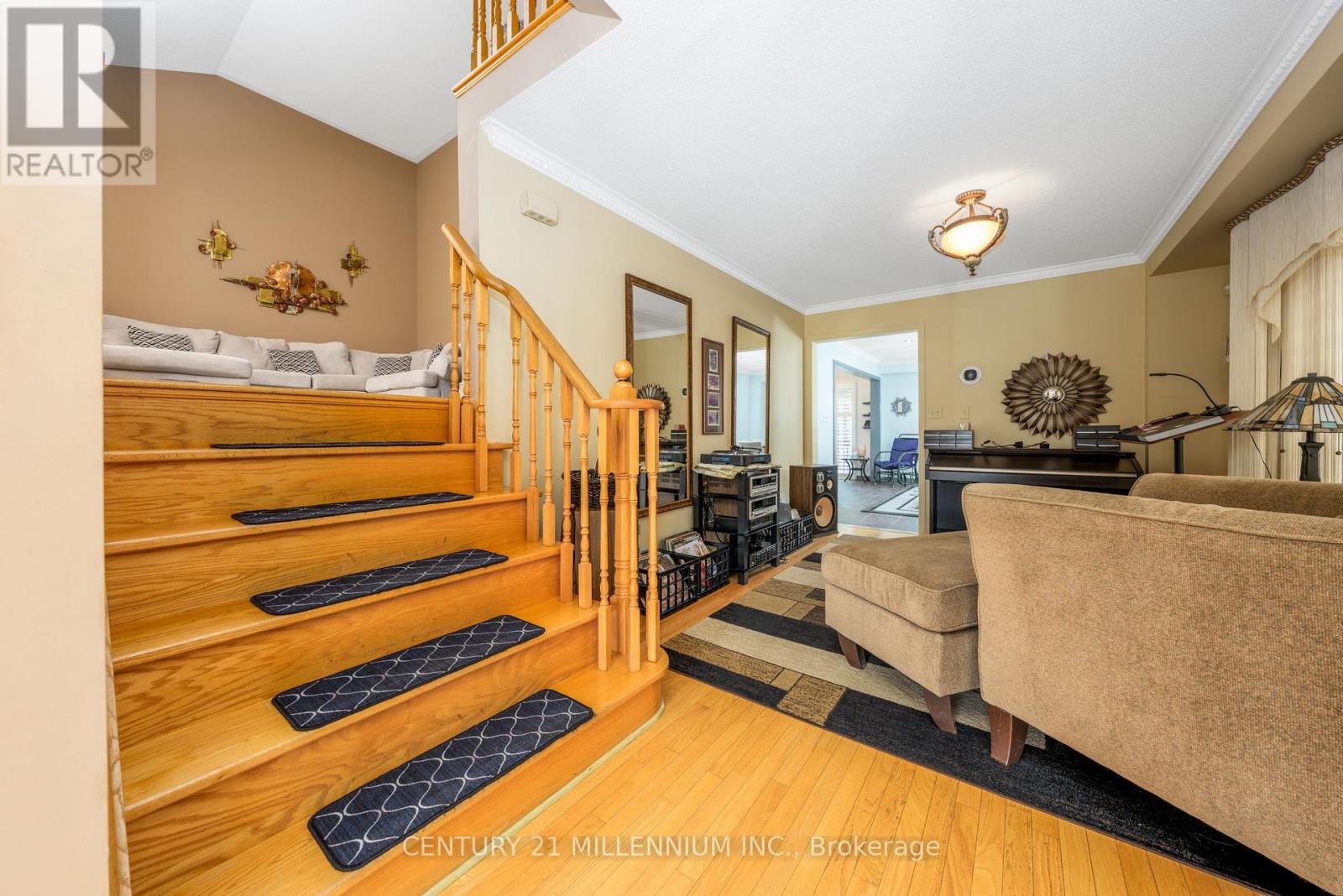 23 Upper Highlands Drive, Brampton, Ontario  L6Z 4W1 - Photo 9 - W12480240