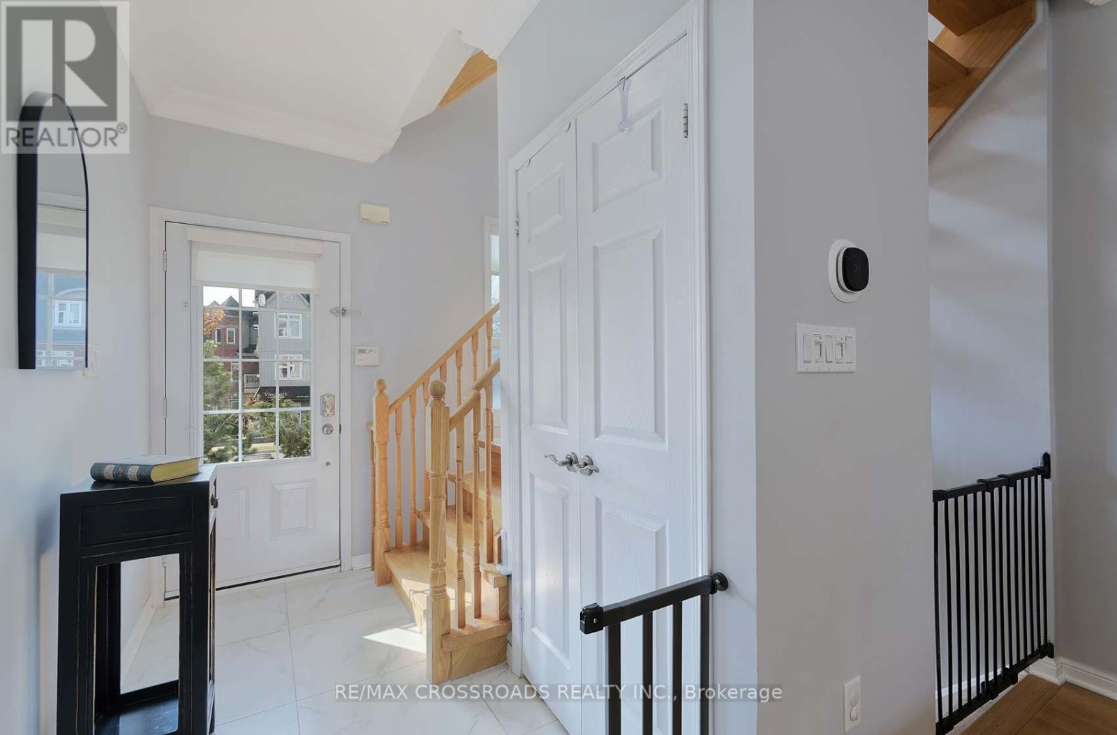 6 - 3890 Bloor Street W, Toronto, Ontario  M9B 1L7 - Photo 3 - W12480247
