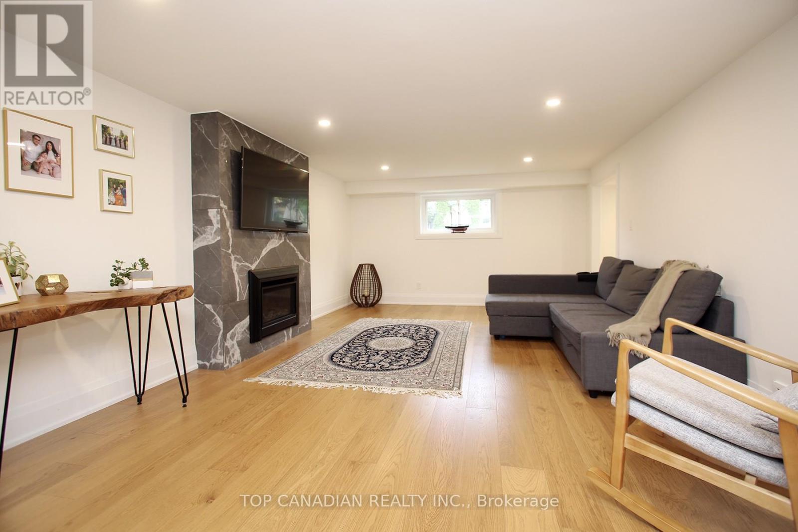 645 Castleguard Crescent, Burlington (Roseland), Ontario  L7N 2W7 - Photo 22 - W12478182