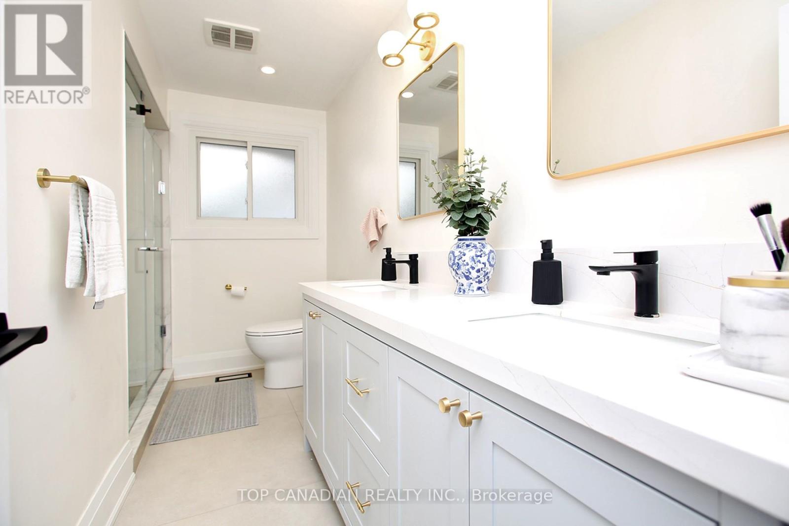 645 Castleguard Crescent, Burlington (Roseland), Ontario  L7N 2W7 - Photo 27 - W12478182