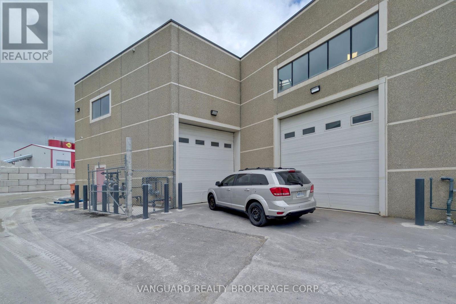 8 Cadetta Road, Brampton (Highway 427), Ontario  L6P 0X4 - Photo 45 - W12476907