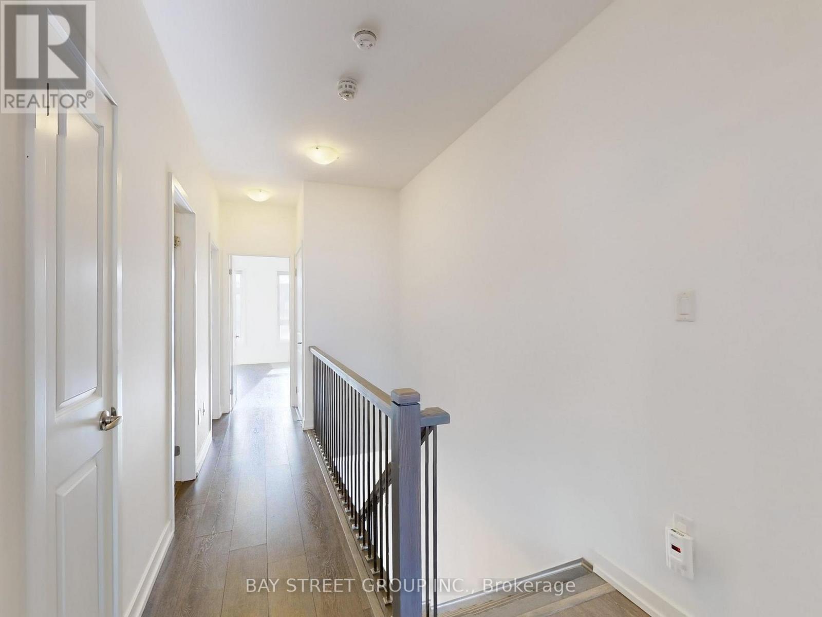 219 Huguenot Road, Oakville, Ontario  L6H 7C3 - Photo 18 - W12478092