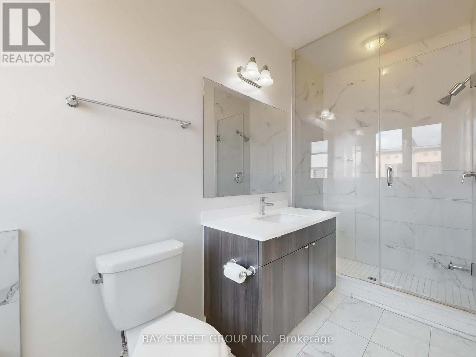 219 Huguenot Road, Oakville, Ontario  L6H 7C3 - Photo 23 - W12478092