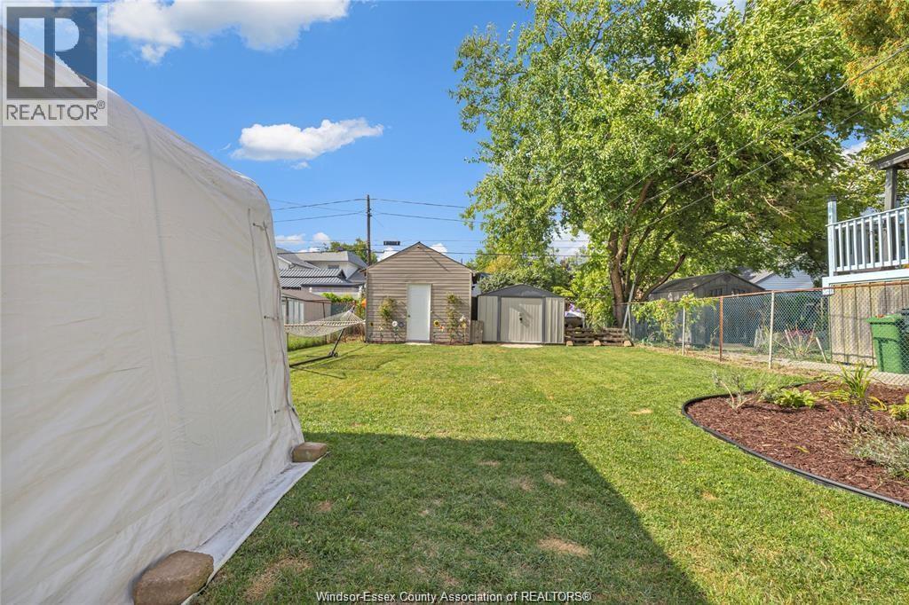 650 Vanier Street, Windsor, Ontario  N8X 3E3 - Photo 9 - 25027090