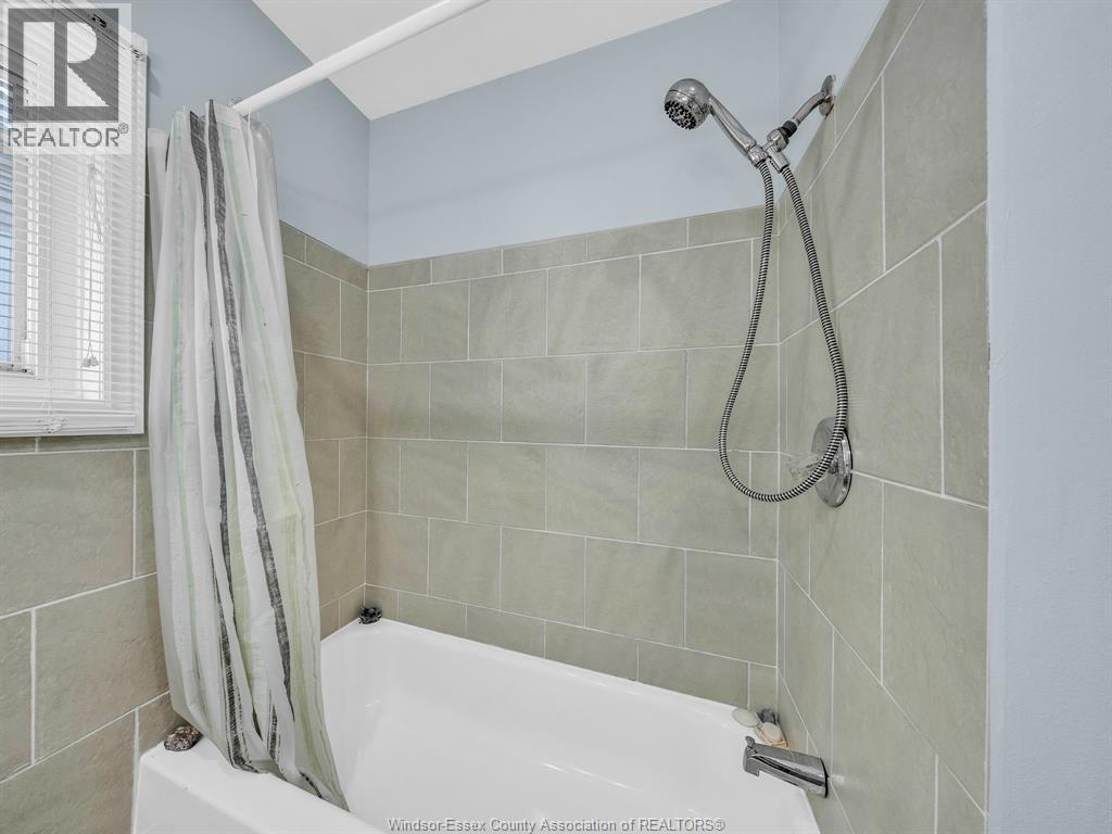 683 Stanley, Windsor, Ontario  N8X 3B3 - Photo 13 - 25027071