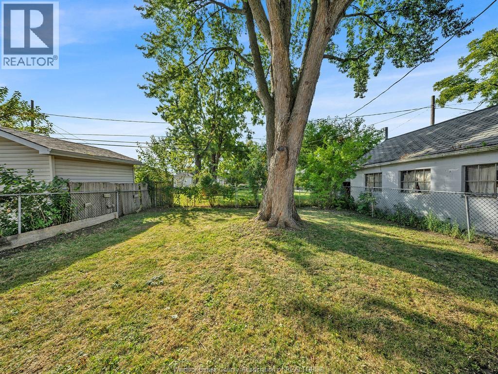 683 Stanley, Windsor, Ontario  N8X 3B3 - Photo 19 - 25027071
