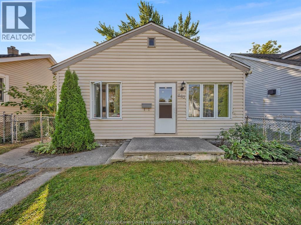 683 Stanley, Windsor, Ontario  N8X 3B3 - Photo 5 - 25027071