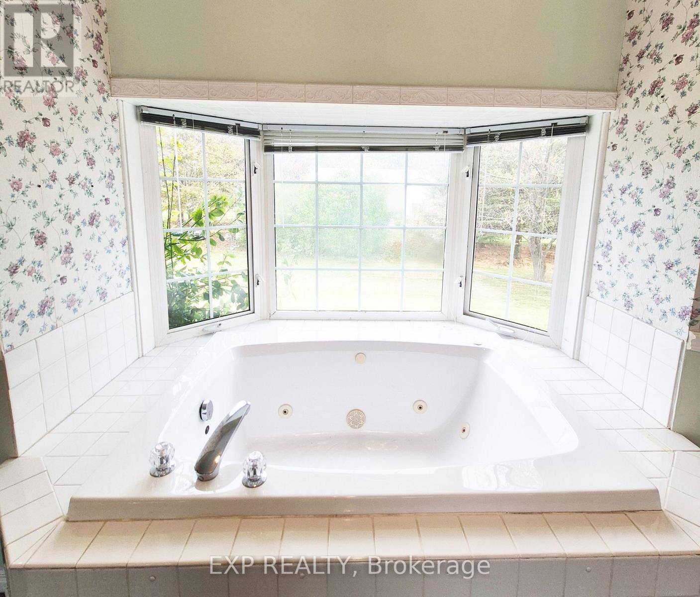 700 Barcovan Beach Road, Quinte West, Ontario  K0K 1L0 - Photo 16 - X12480197