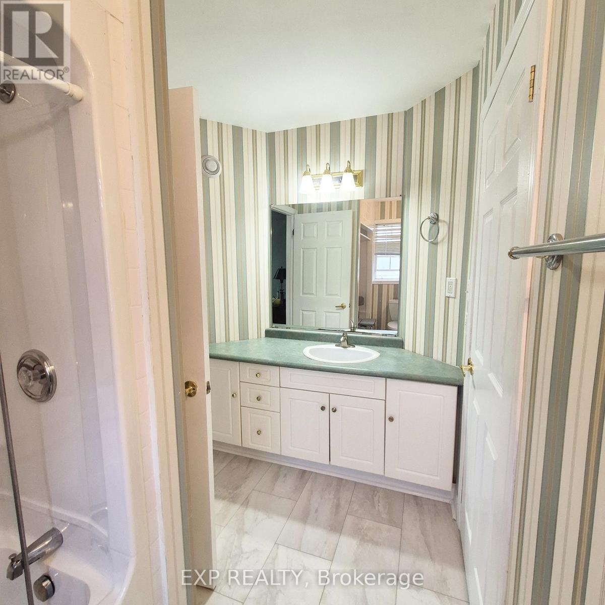 700 Barcovan Beach Road, Quinte West, Ontario  K0K 1L0 - Photo 18 - X12480197