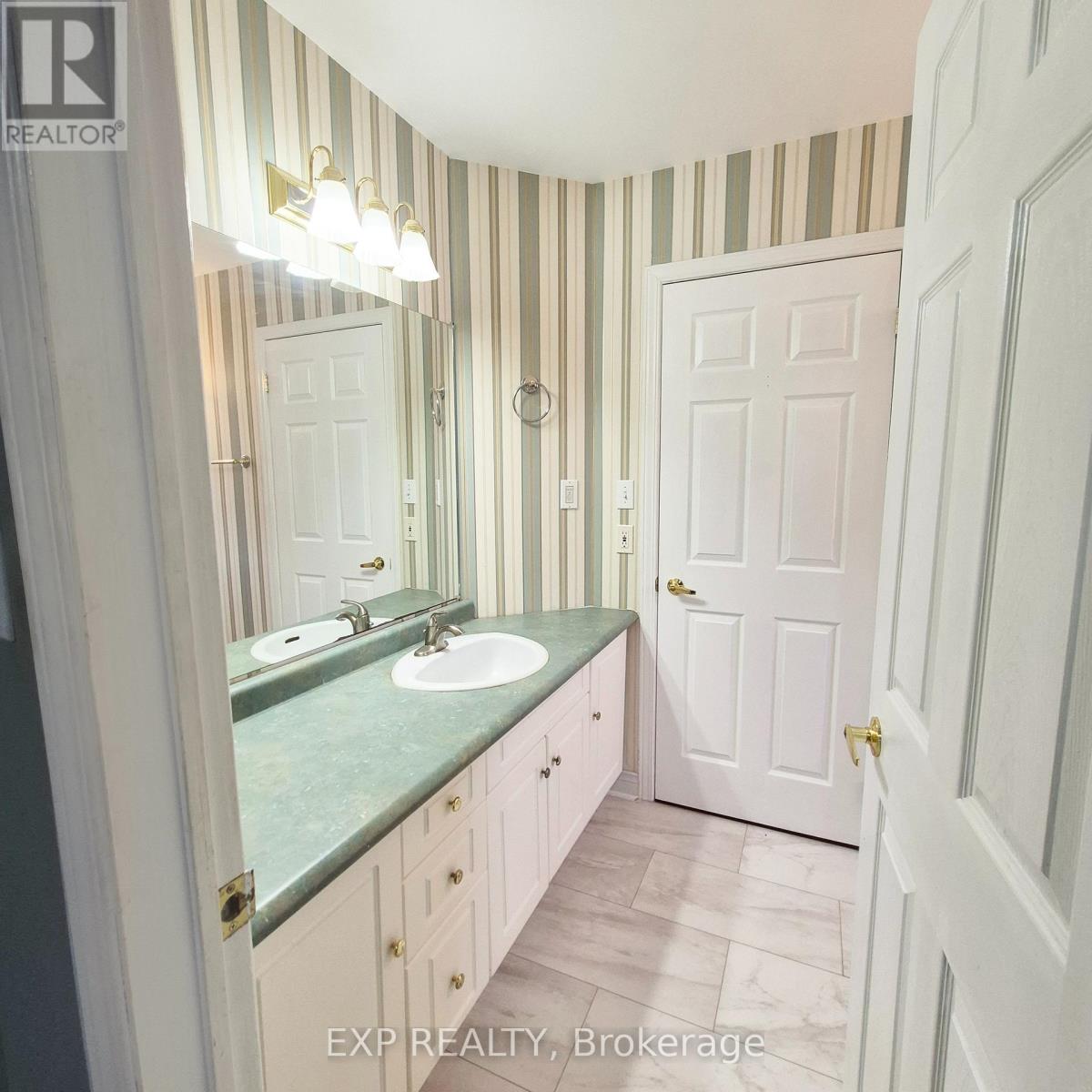 700 Barcovan Beach Road, Quinte West, Ontario  K0K 1L0 - Photo 33 - X12480197