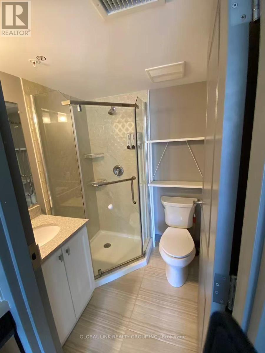 701 - 321 Spruce Street, Waterloo, Ontario  N2L 0G4 - Photo 6 - X12480205