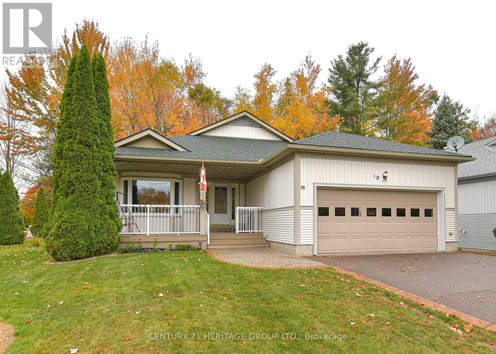 19 Springwood Crescent, Gravenhurst, Ontario  P1P 1Z1 - Photo 2 - X12480237