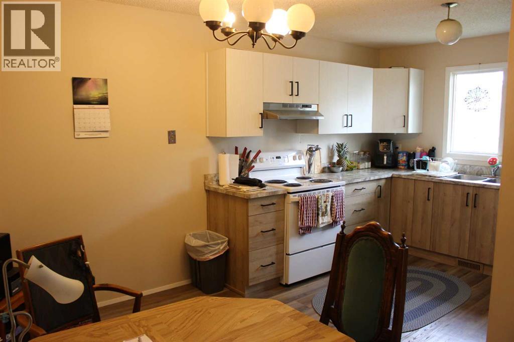 719 B Rosewood Avenue, Picture Butte, Alberta  T0K 1V0 - Photo 7 - A2252590
