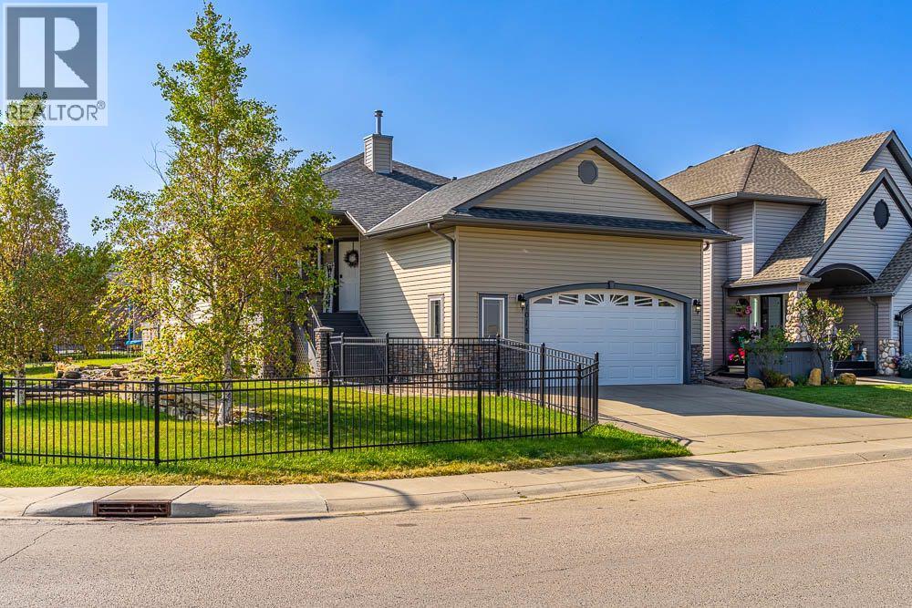 1015 Carriage Lane Drive, Carstairs, Alberta  T0M 0N0 - Photo 2 - A2254682