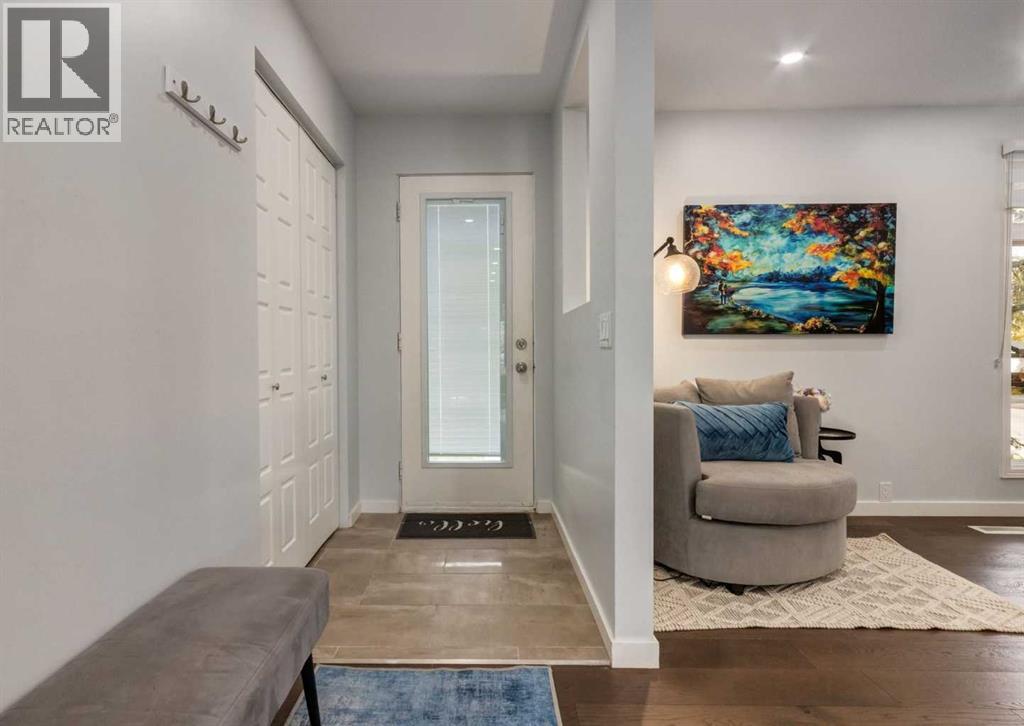 927 124 Avenue Sw, Calgary, Alberta  T2W 1T2 - Photo 3 - A2263101