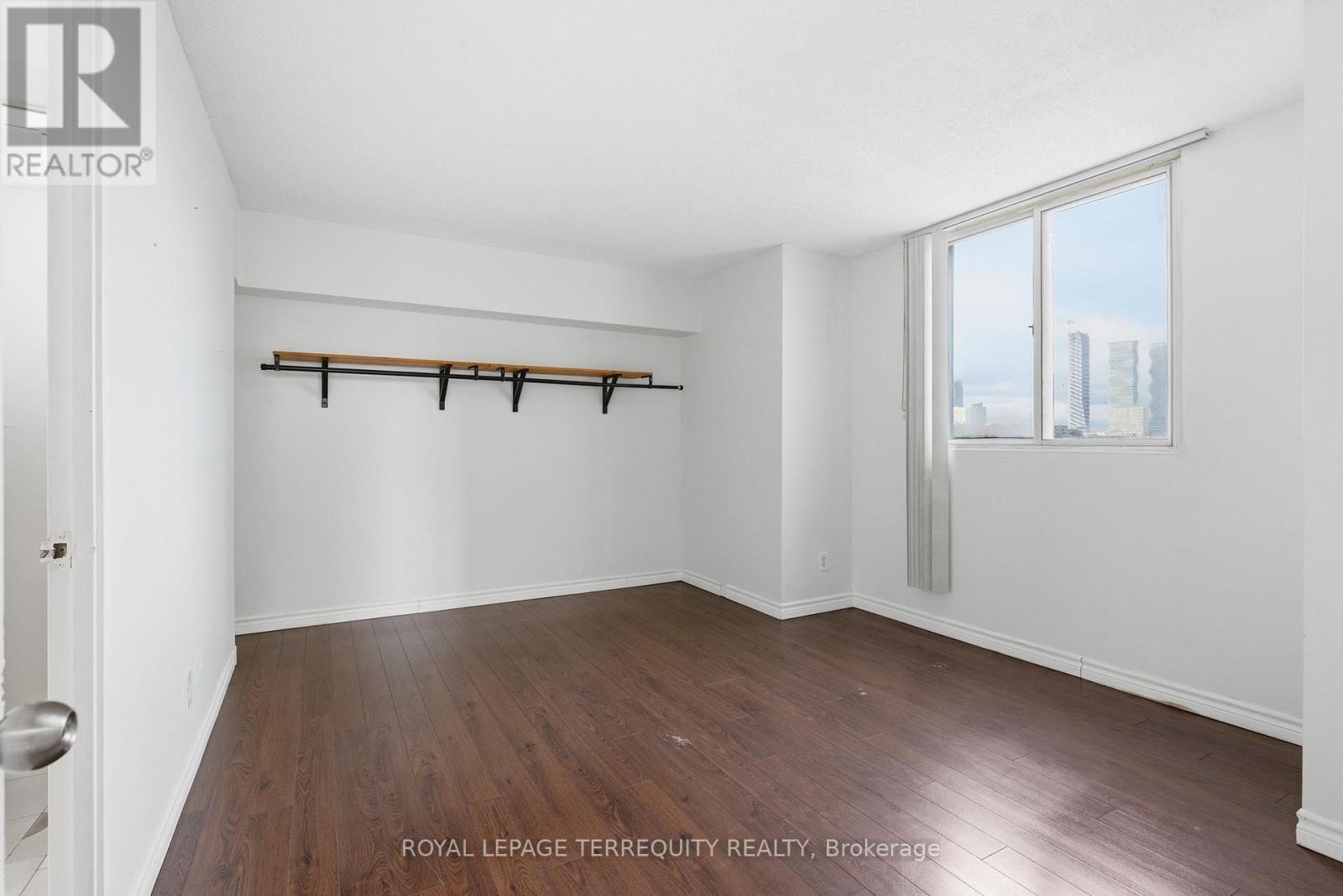 712 - 155 Hillcrest Avenue, Mississauga (Cooksville), Ontario  L5B 3Z2 - Photo 14 - W12443511