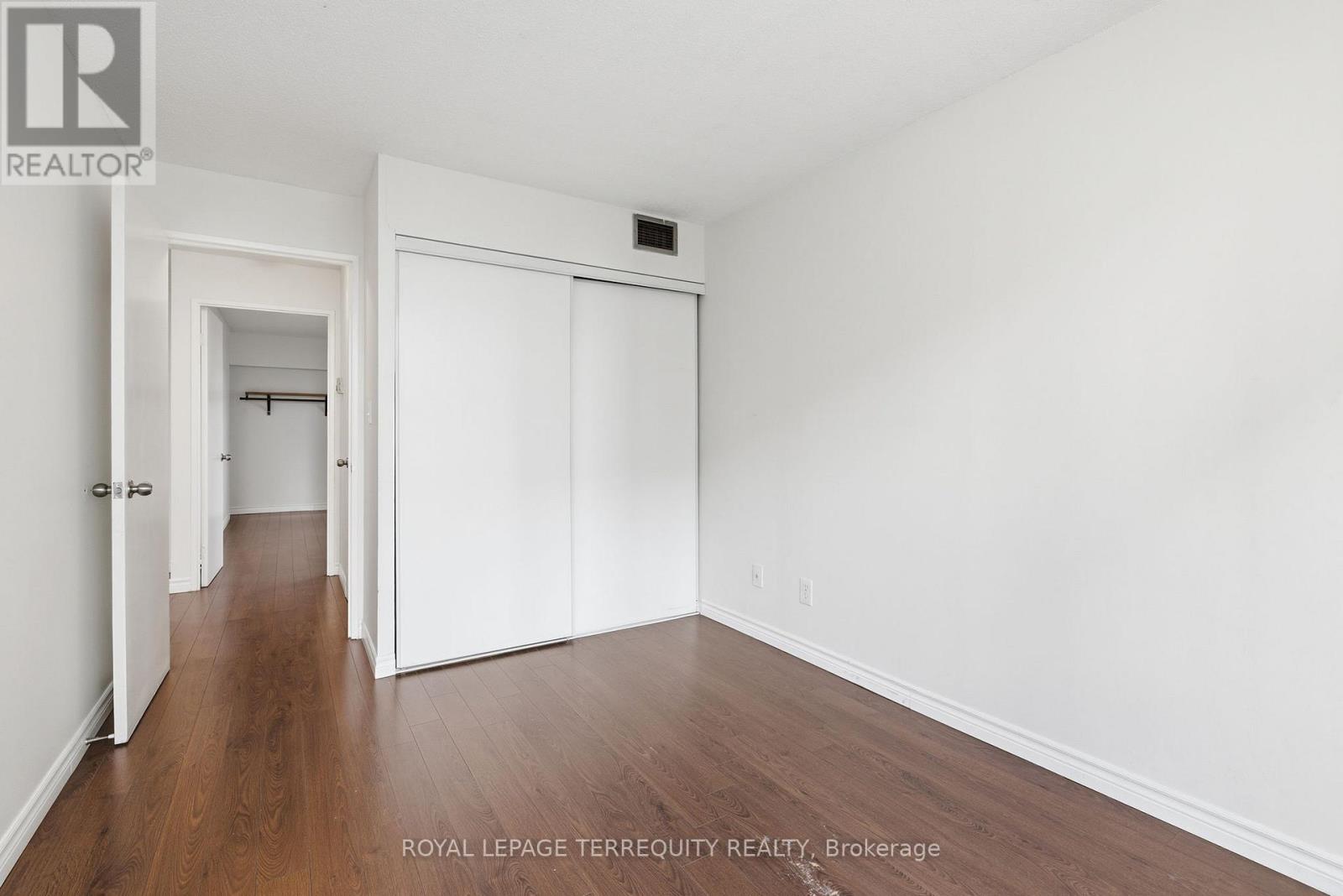 712 - 155 Hillcrest Avenue, Mississauga (Cooksville), Ontario  L5B 3Z2 - Photo 19 - W12443511