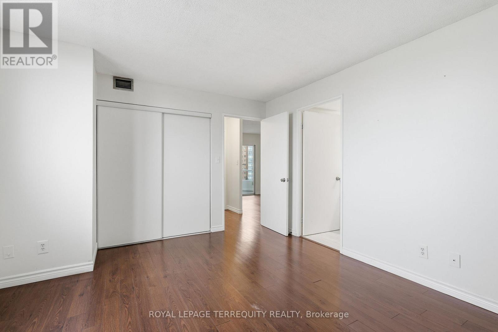 712 - 155 Hillcrest Avenue, Mississauga (Cooksville), Ontario  L5B 3Z2 - Photo 15 - W12443511