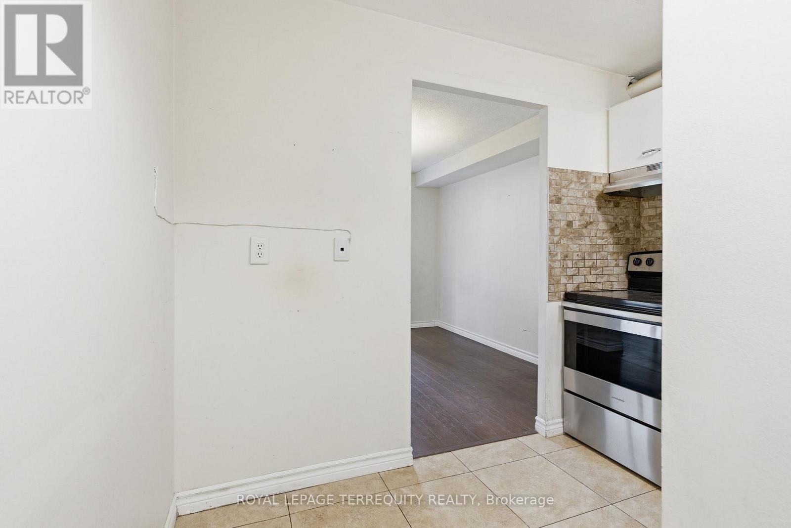712 - 155 Hillcrest Avenue, Mississauga (Cooksville), Ontario  L5B 3Z2 - Photo 12 - W12443511