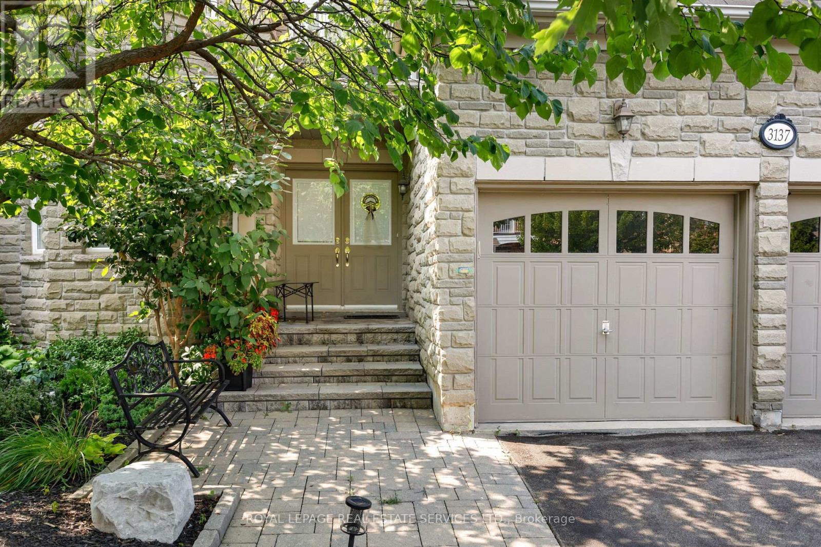 3137 Countess Crescent, Mississauga (Churchill Meadows), Ontario  L5M 0E1 - Photo 3 - W12468492