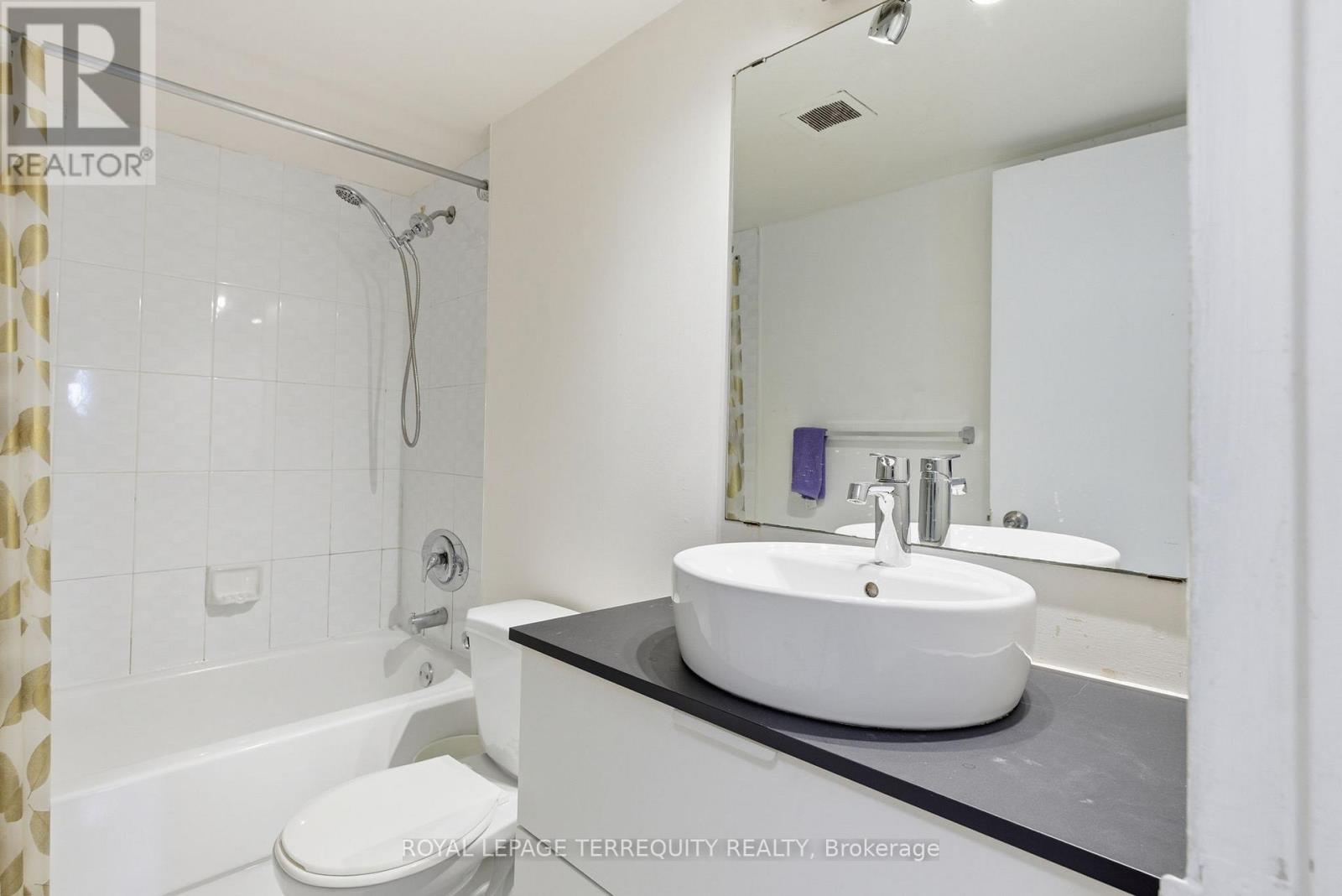 712 - 155 Hillcrest Avenue, Mississauga (Cooksville), Ontario  L5B 3Z2 - Photo 13 - W12443511