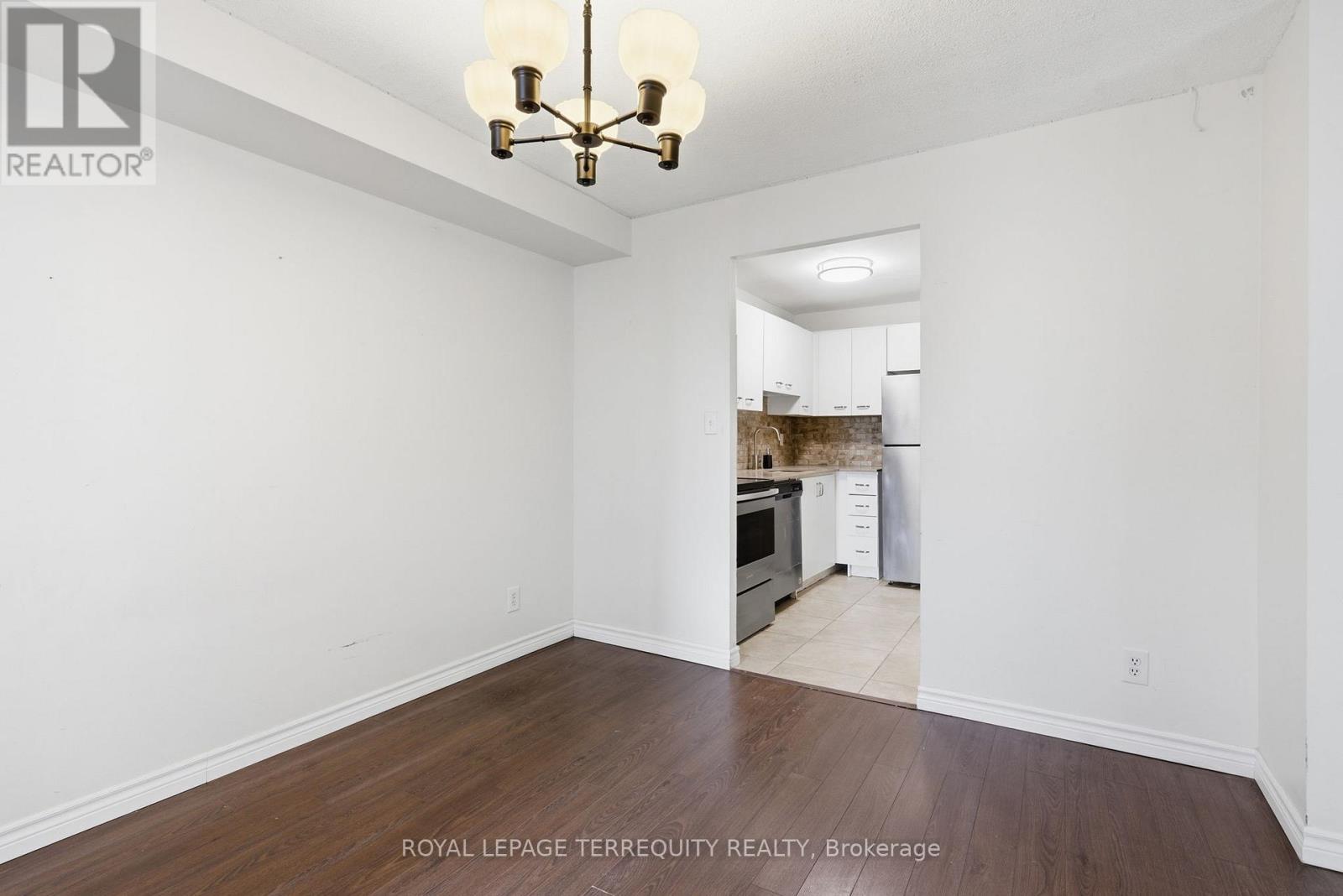 712 - 155 Hillcrest Avenue, Mississauga (Cooksville), Ontario  L5B 3Z2 - Photo 8 - W12443511