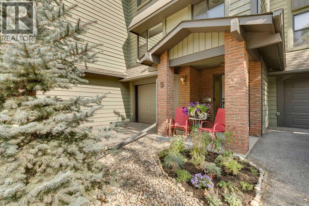 Property at 11, 10030 Oakmoor Way SW image 2
