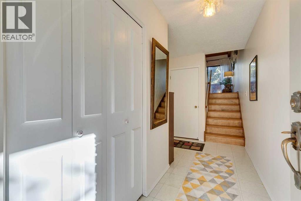 Property at 11, 10030 Oakmoor Way SW image 5