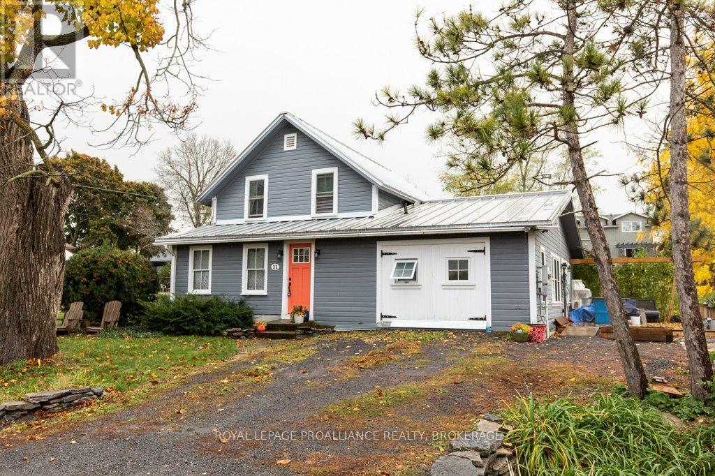 11 Eliza Street, Frontenac Islands (The Islands), Ontario  K0H 2Y0 - Photo 2 - X12480477