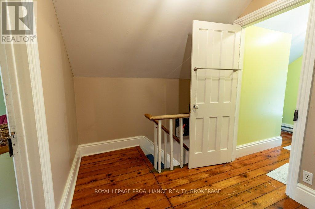 11 Eliza Street, Frontenac Islands (The Islands), Ontario  K0H 2Y0 - Photo 20 - X12480477