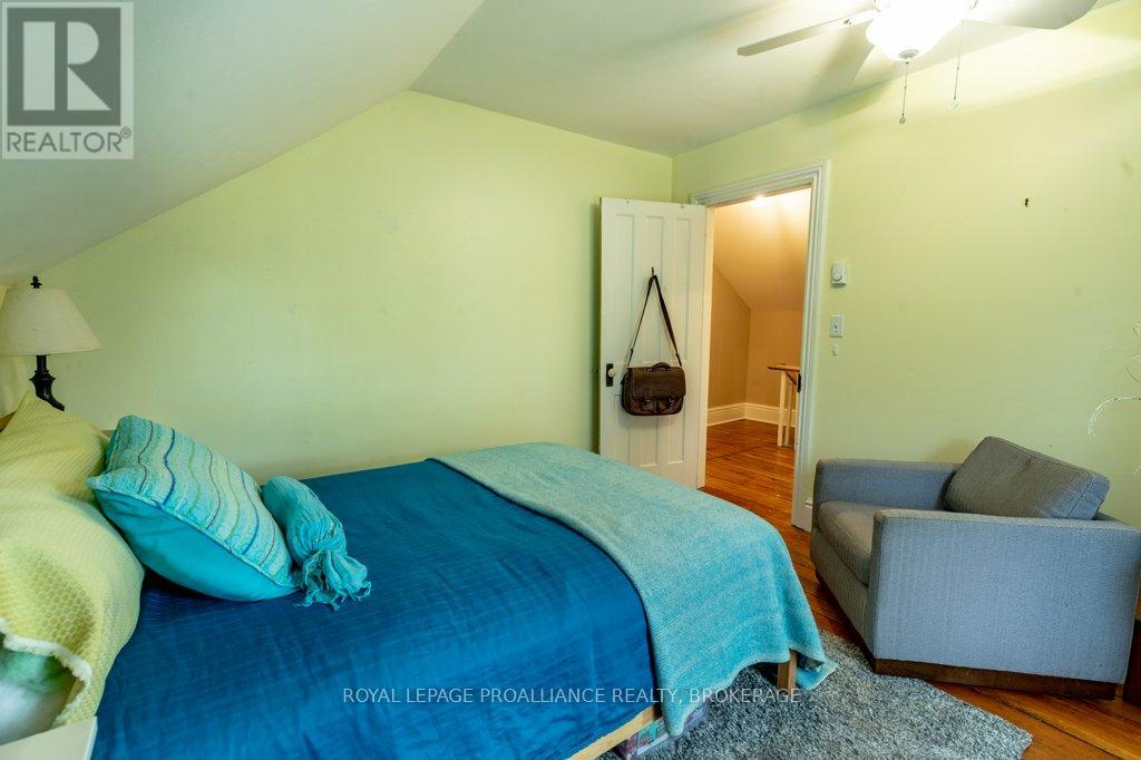 11 Eliza Street, Frontenac Islands (The Islands), Ontario  K0H 2Y0 - Photo 24 - X12480477