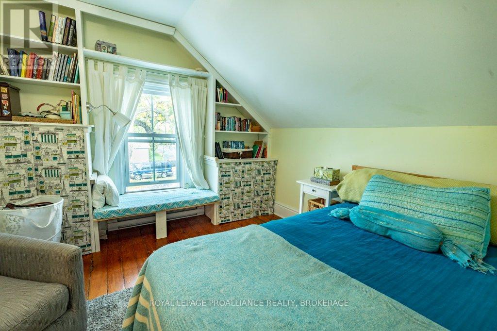11 Eliza Street, Frontenac Islands (The Islands), Ontario  K0H 2Y0 - Photo 25 - X12480477