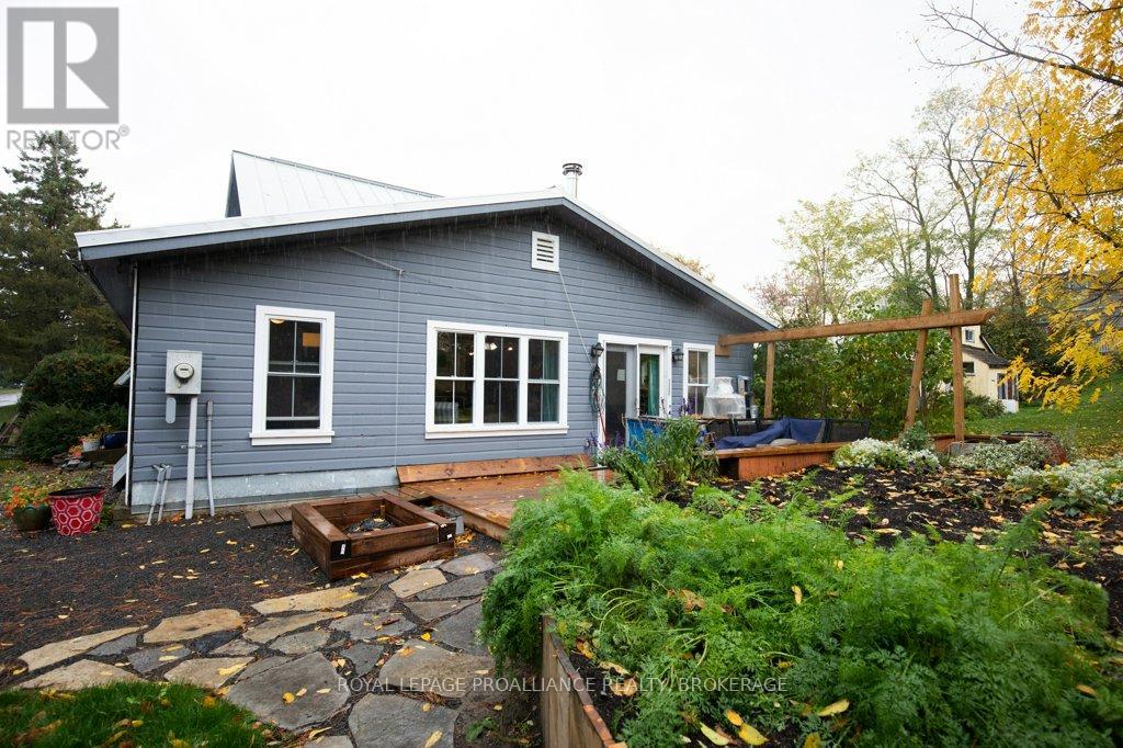 11 Eliza Street, Frontenac Islands (The Islands), Ontario  K0H 2Y0 - Photo 29 - X12480477