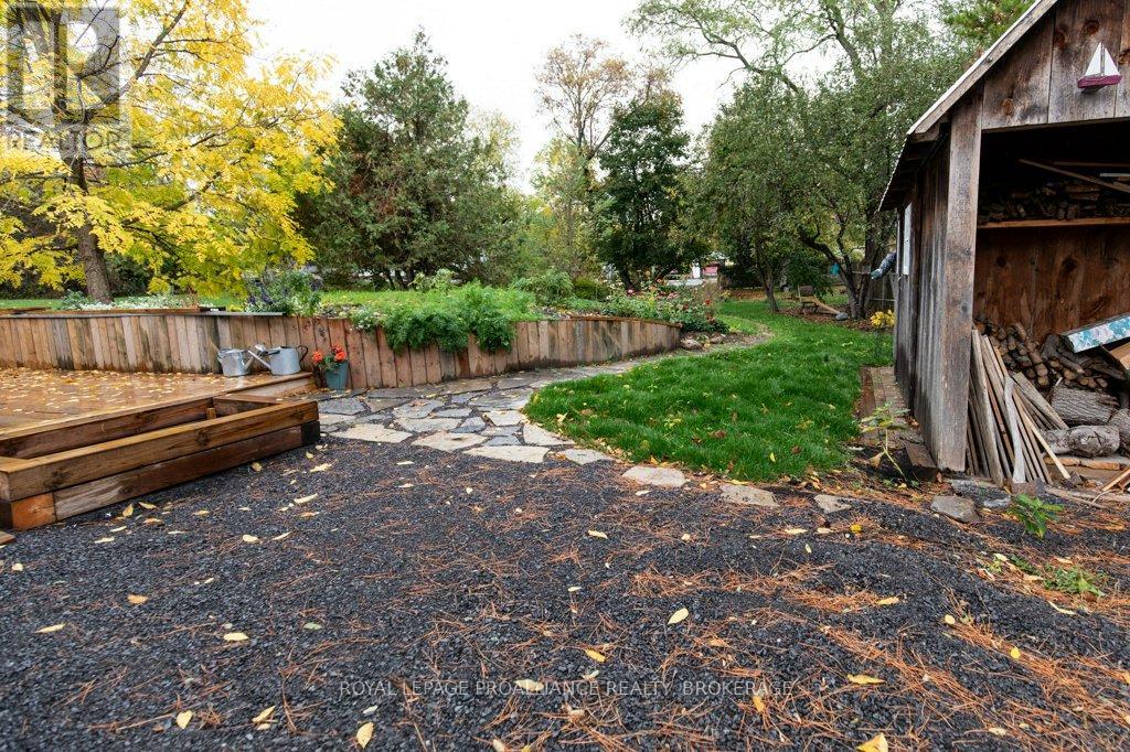 11 Eliza Street, Frontenac Islands (The Islands), Ontario  K0H 2Y0 - Photo 31 - X12480477