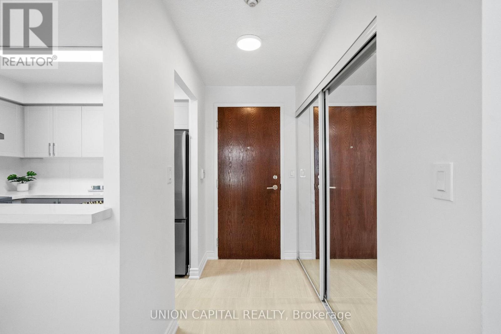Lph17 - 39 Pemberton Avenue, Toronto (Newtonbrook East), Ontario  M2M 4L6 - Photo 4 - C12480274