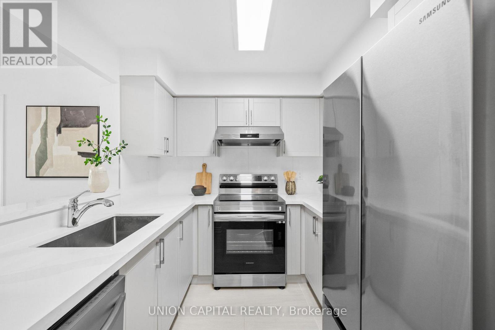 Lph17 - 39 Pemberton Avenue, Toronto (Newtonbrook East), Ontario  M2M 4L6 - Photo 9 - C12480274