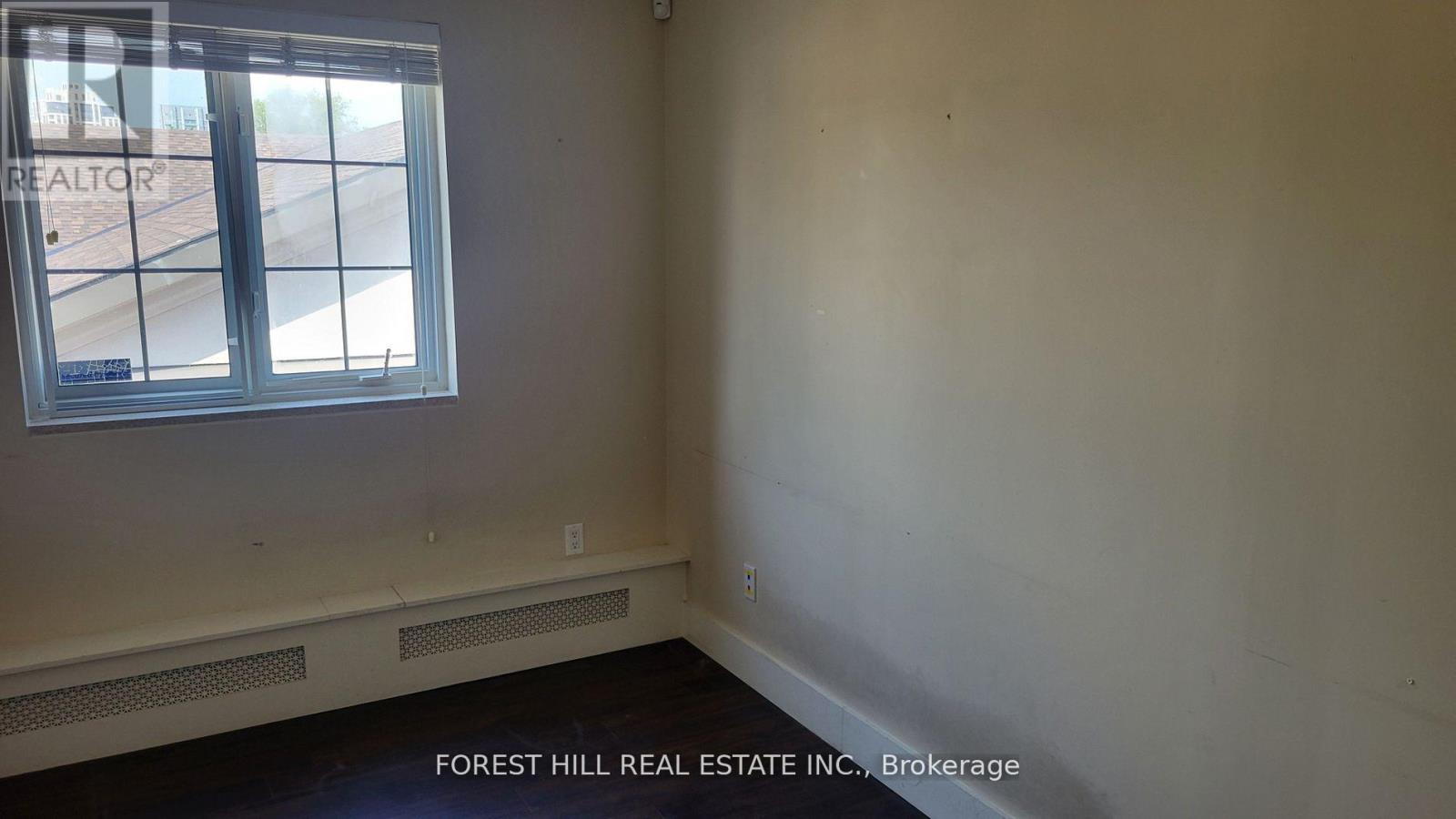 201 - 35 The Links Road, Toronto (St. Andrew-Windfields), Ontario  M2P 1T7 - Photo 6 - C12480278