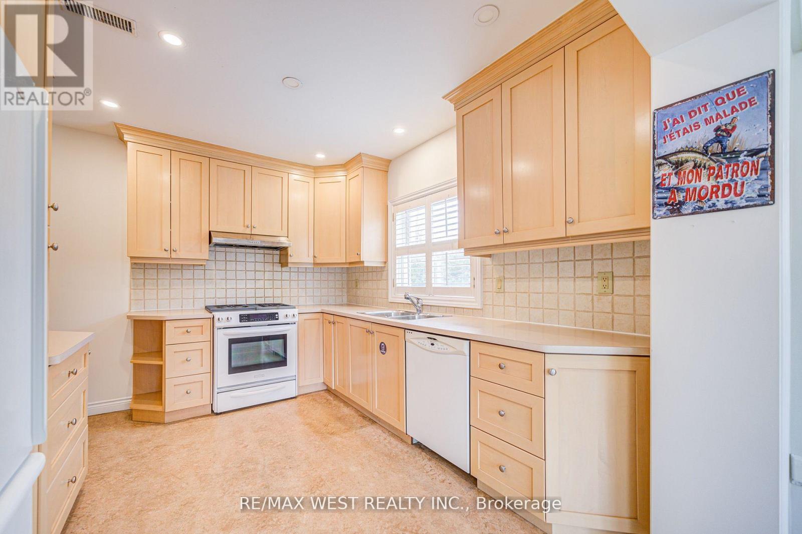 292 Horsham Avenue, Toronto (Willowdale West), Ontario  M2R 1G4 - Photo 9 - C12480283