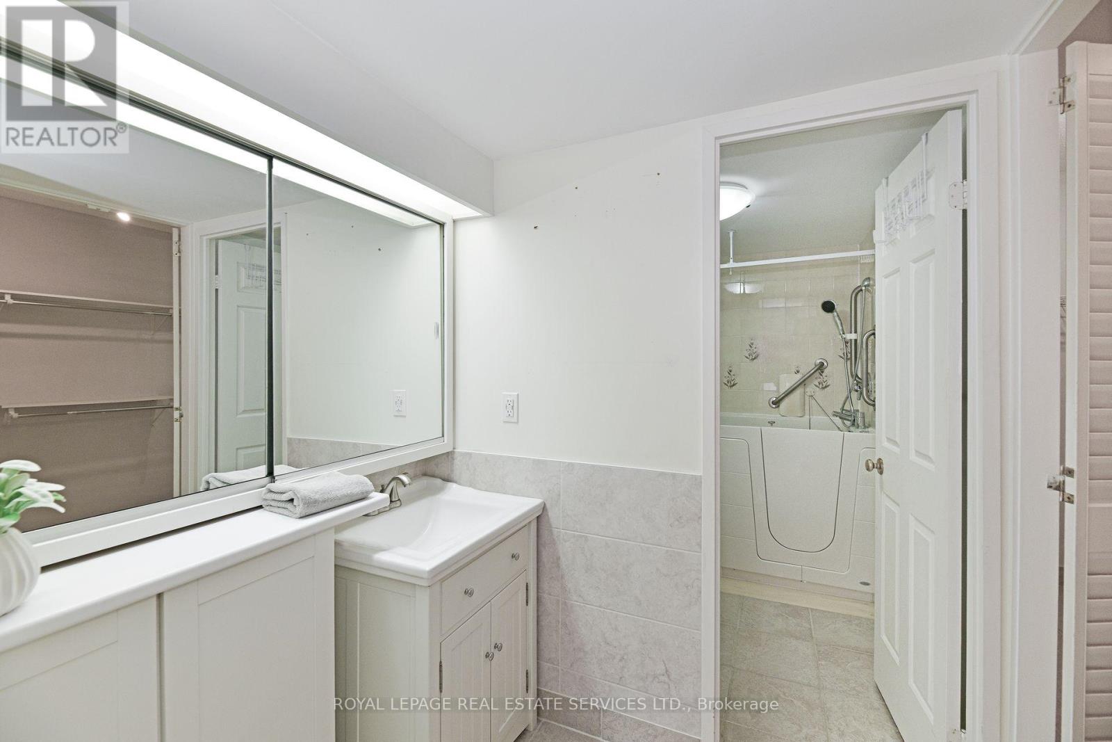 320 - 255 The Donway West, Toronto (Banbury-Don Mills), Ontario  M3B 3M3 - Photo 17 - C12480295