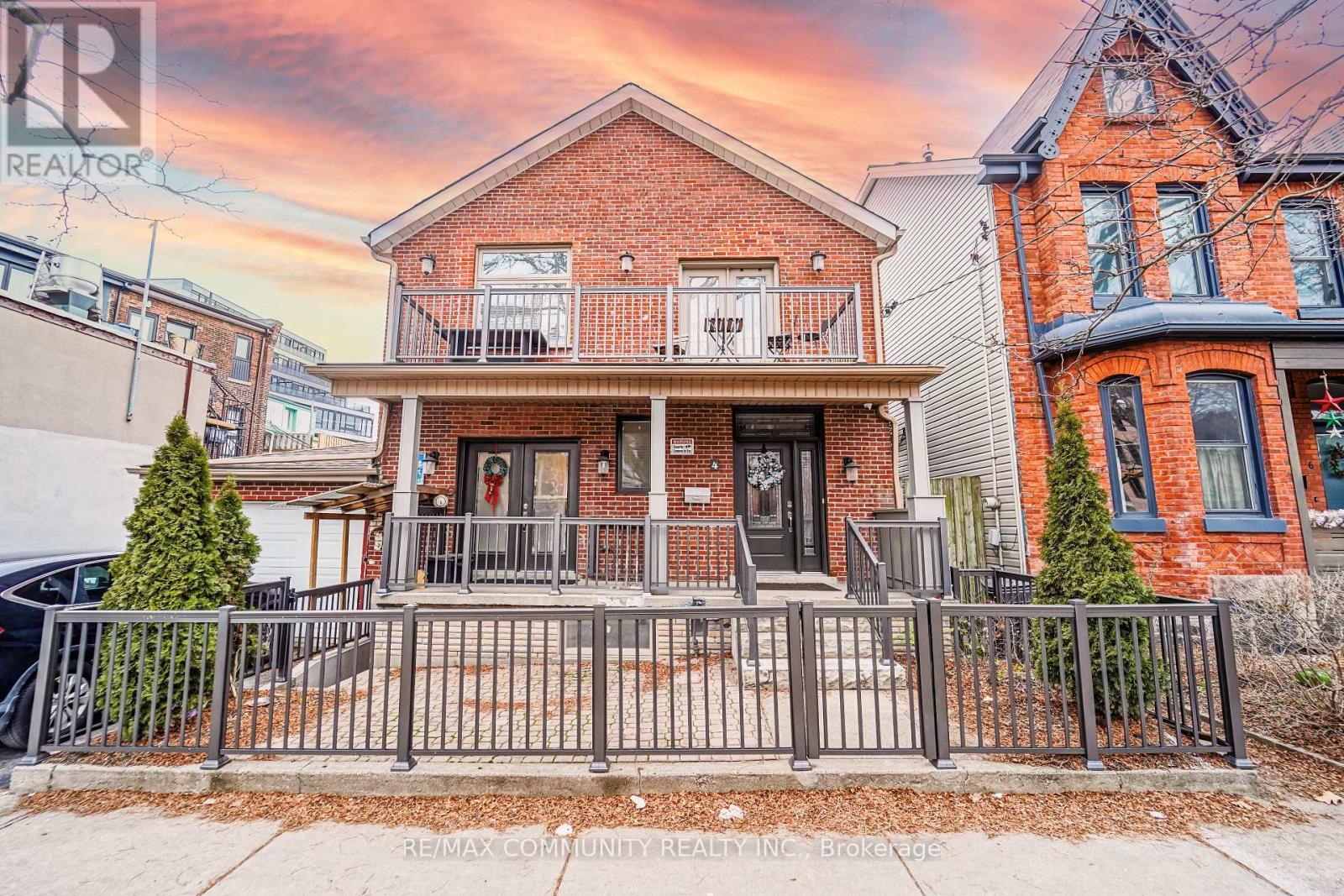 MAIN - 4 LAKEVIEW AVENUE, Toronto, Ontario