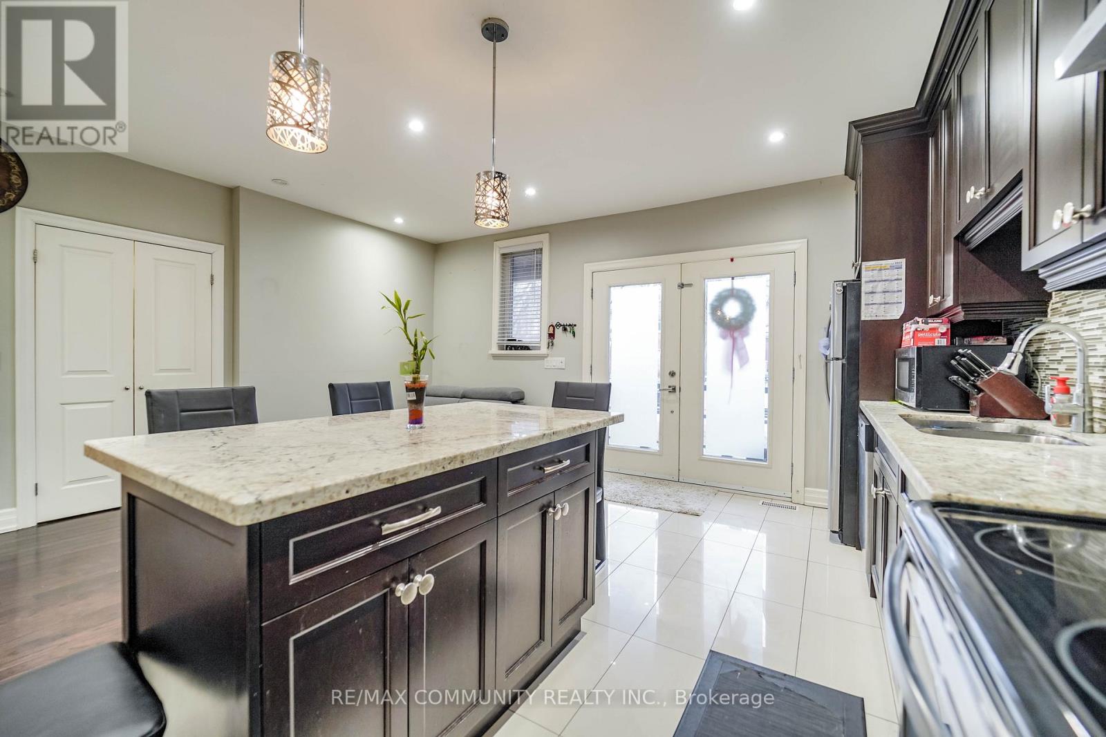 Main - 4 Lakeview Avenue, Toronto (Little Portugal), Ontario  M6J 3B1 - Photo 10 - C12480305