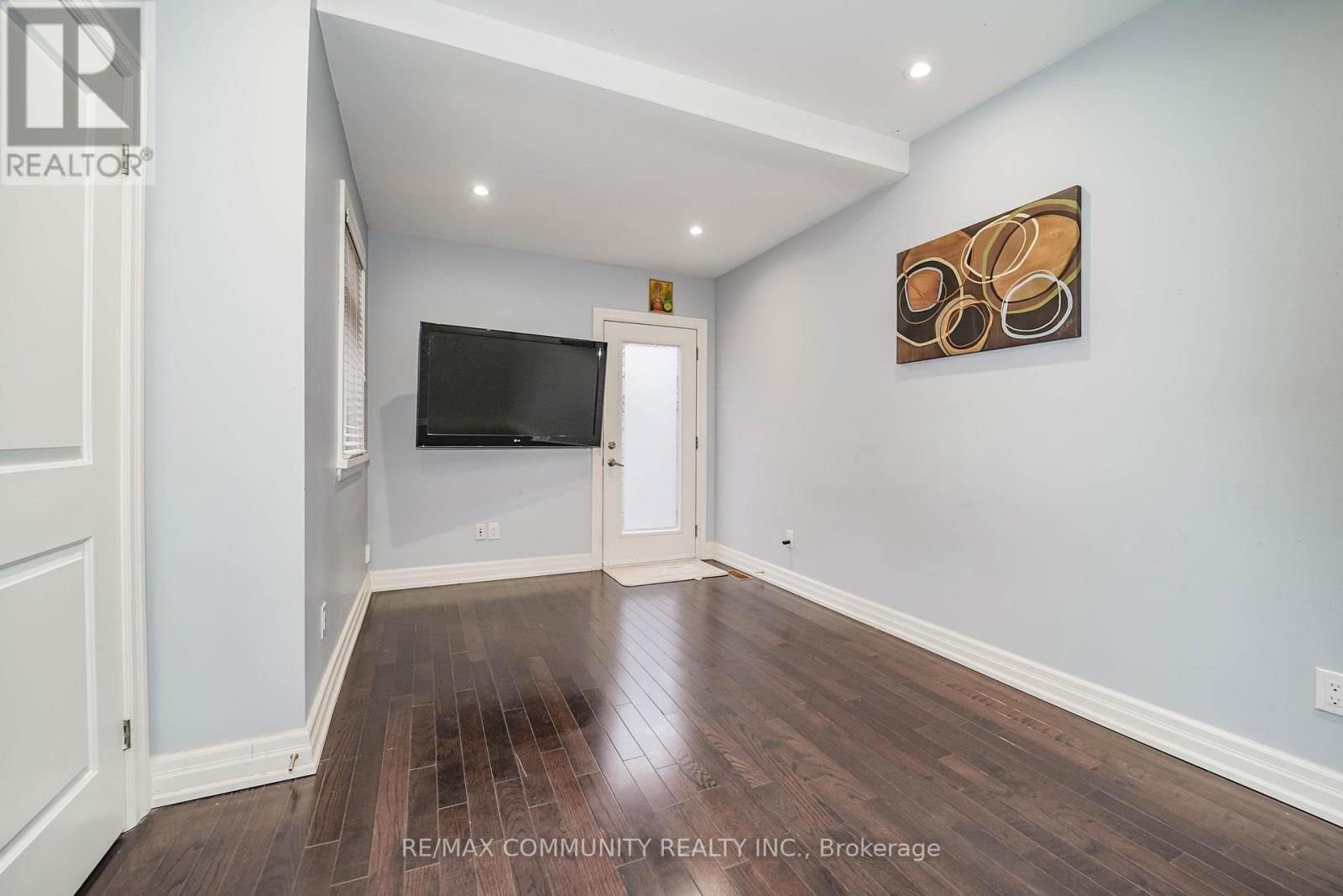 Main - 4 Lakeview Avenue, Toronto (Little Portugal), Ontario  M6J 3B1 - Photo 11 - C12480305